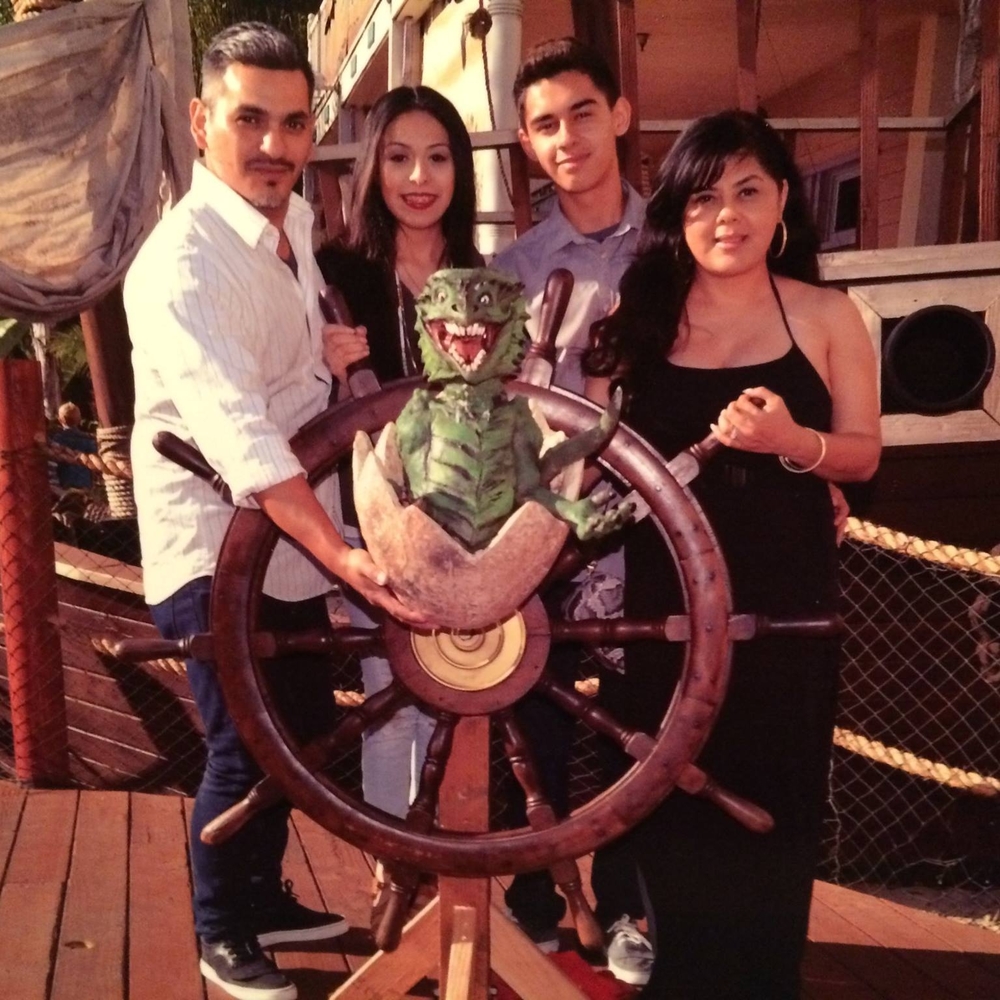 Meet your Posher, Zoyla